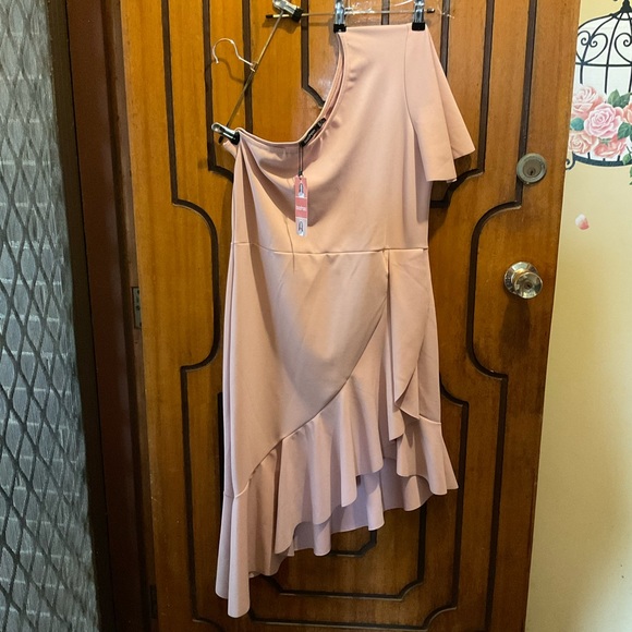 Boohoo Dresses & Skirts - Boohoo Plus Angel Asymmetric Dress Size AU 16 $18 💗